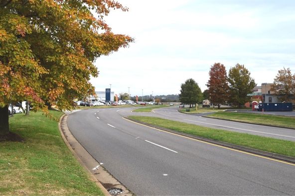 Parkside Drive Office Building: 10201 Parkside Drive, Knoxville, TN 37922